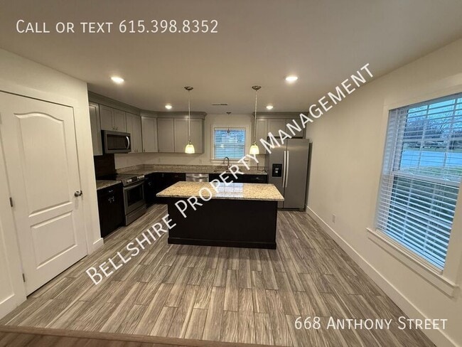 Building Photo - 668 Anthony St