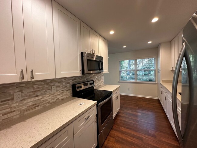 Building Photo - 1221 Winifred Dr
