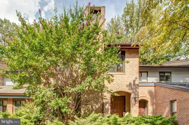 Building Photo - 5707 Waters Edge Landing Court