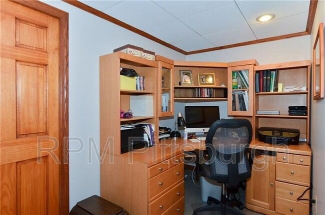 Building Photo - 825 Bethany Dr