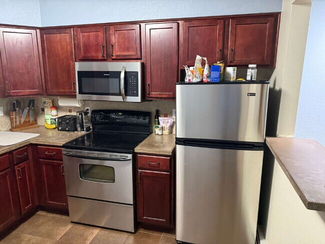 Building Photo - July Availability! Wonderful 1 Bed Condo i...
