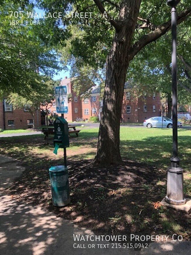 Building Photo - 705 Wallace St