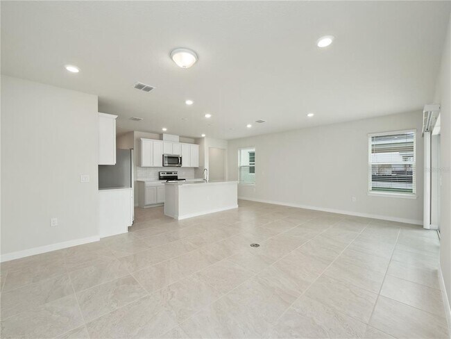 Building Photo - 2214 Lovely Ln