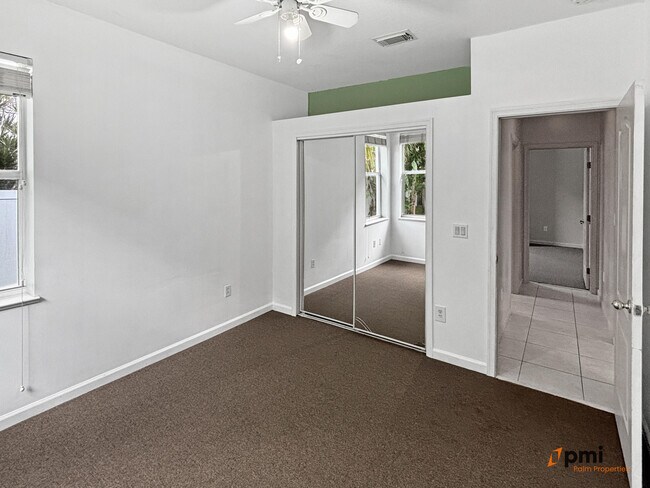 Building Photo - 2820 SE Melaleuca Blvd