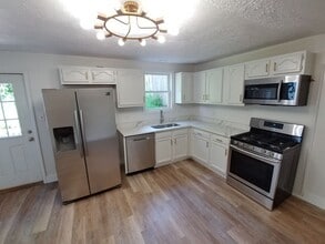 Building Photo - Updated Rental - Mt. Washington