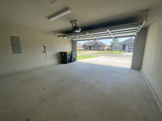 Building Photo - 745 E 139th Pl N