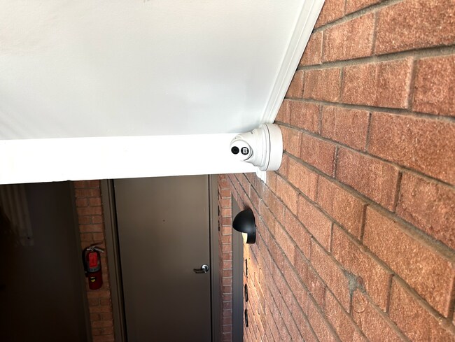 Building Photo - Downtown Morganton - One Bedroom Apt on top floor with wood floors great natural light, updated f...