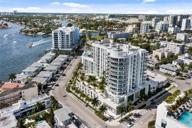 Building Photo - 401 N Birch Rd