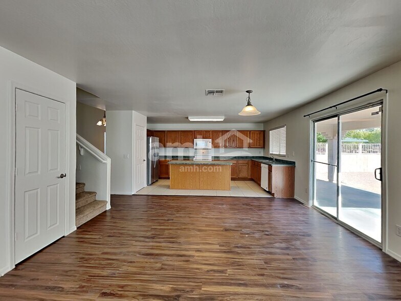 Building Photo - 6507 W Hughes Dr