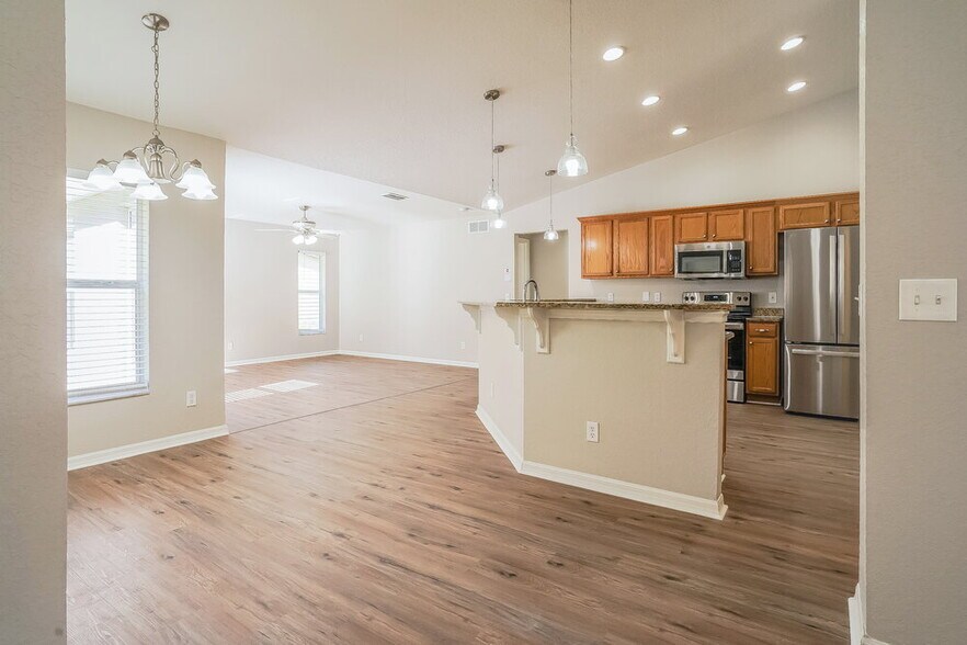 Building Photo - 35221 W Griffin Dr