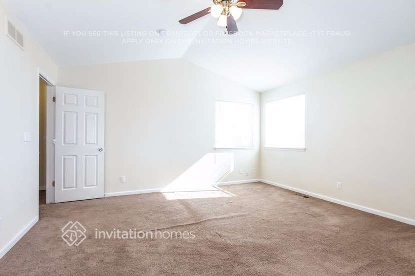 Building Photo - 11904 Kearney Cir