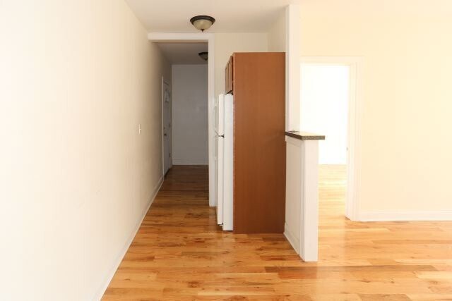 Building Photo - 633 W Cornelia Ave