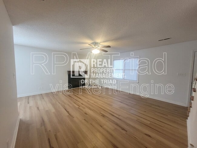 Primary Photo - 1349 Brookwood Dr