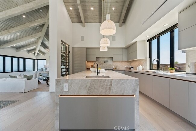 Building Photo - 3121 Old Topanga Canyon Rd