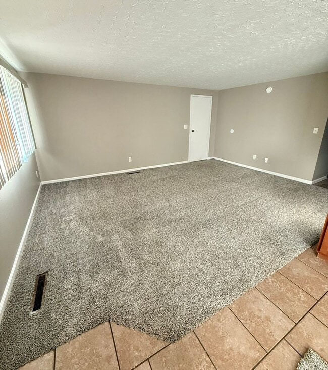 Building Photo - 5137 Mays Ave