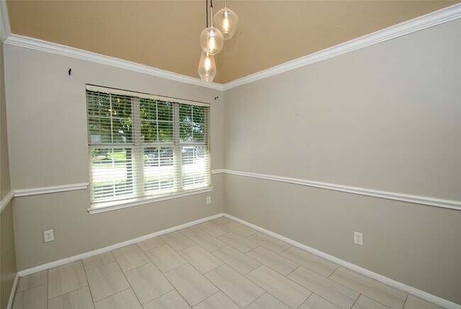 Building Photo - 5910 Sugar Field Ln