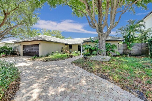 Building Photo - 3100 NE 56th Ct