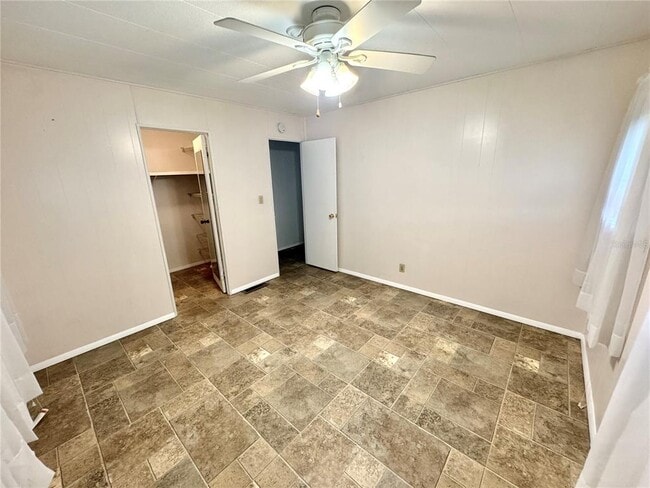 Building Photo - 410 49th Ave Terrace W
