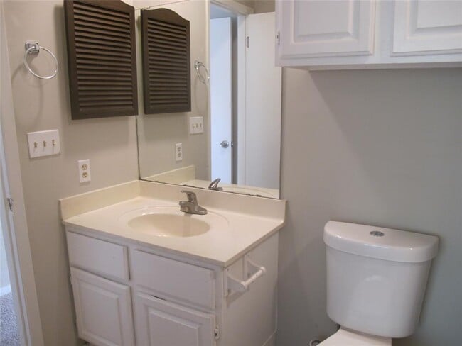 Building Photo - 509 Algerita Dr