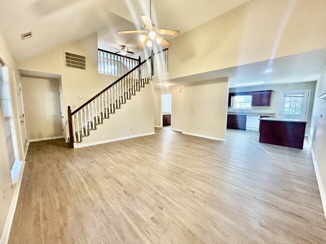 Building Photo - 802 N Taylor Ct