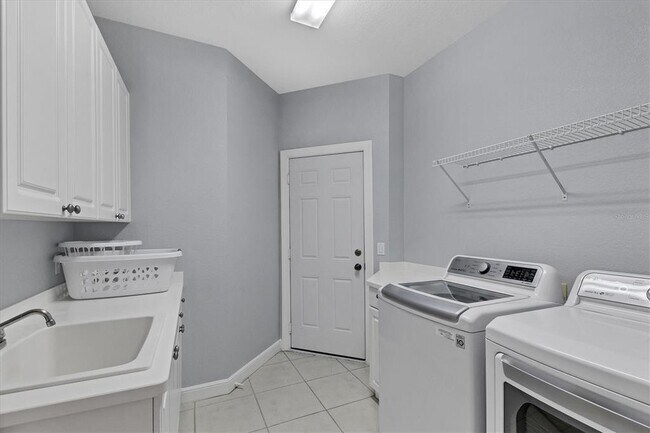 Building Photo - 5523 46th Ct W