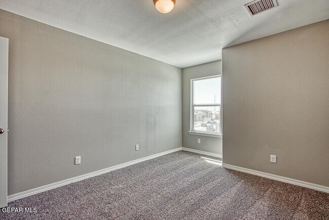Building Photo - 14945 Tierra Haven Ave