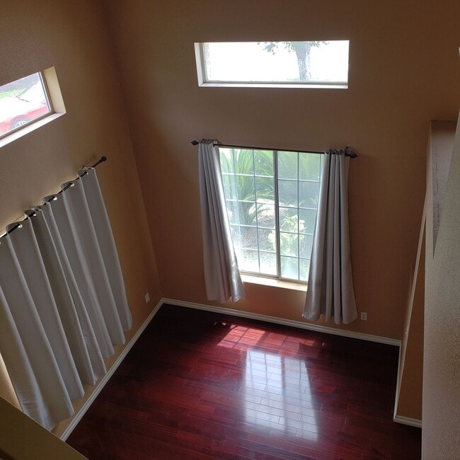 Building Photo - Beautiful home for rent in Jurupa Valley