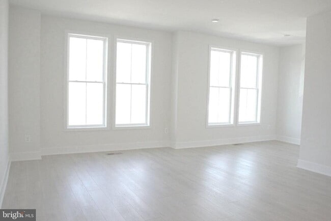 Building Photo - 129 Heyford Dr