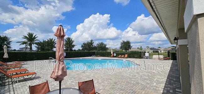 Building Photo - 710 Birch Hollow Dr