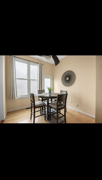 Building Photo - 1627 Dolman St