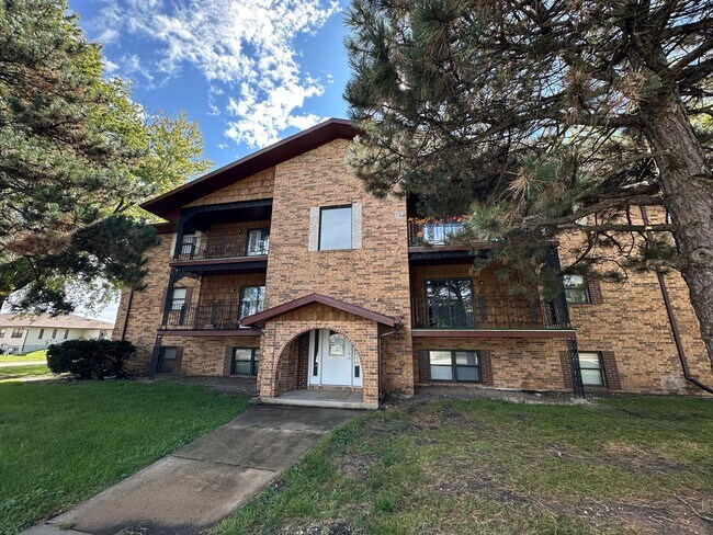 Building Photo - 2805 10th Ave N