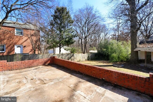 Building Photo - 5016 N Carlin Springs Rd