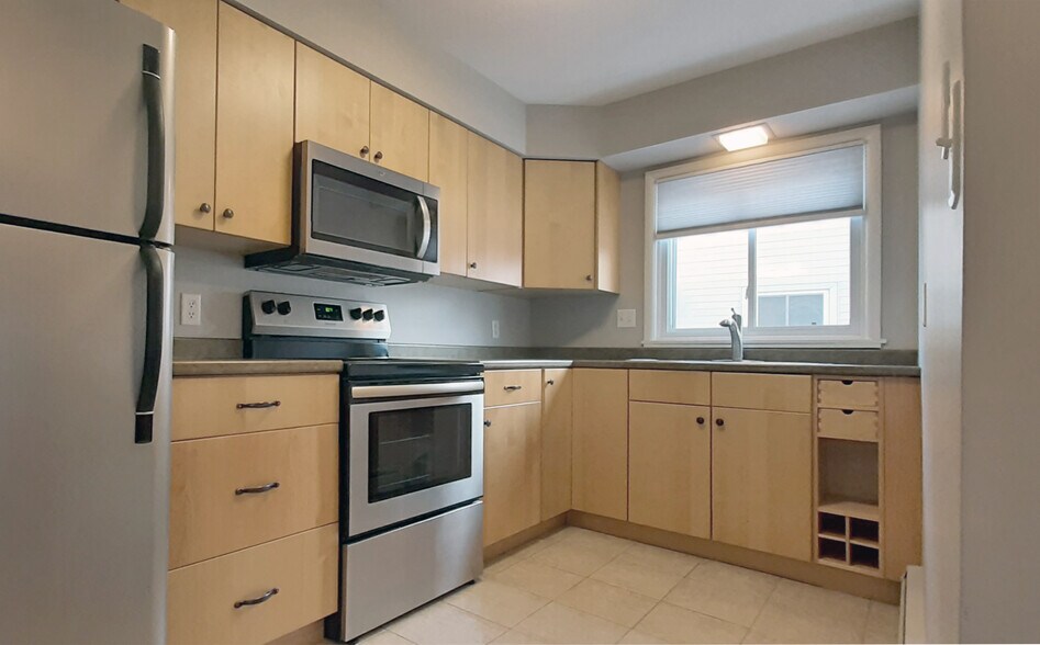 Kitchen - 1929 3rd Ave NE