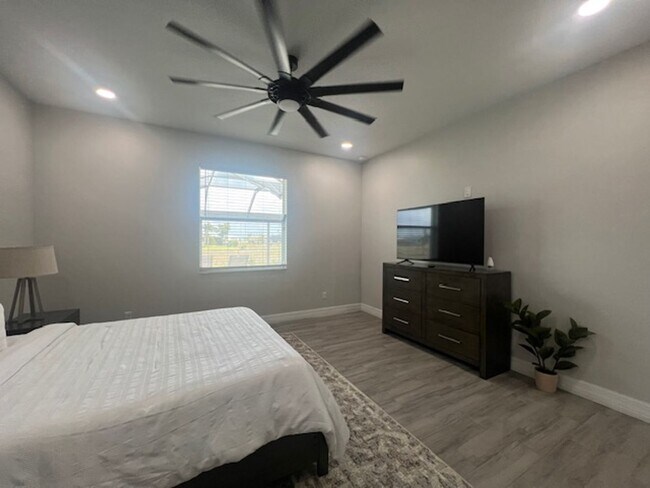 Building Photo - Stunning furnished Pool Home for Rent in N...