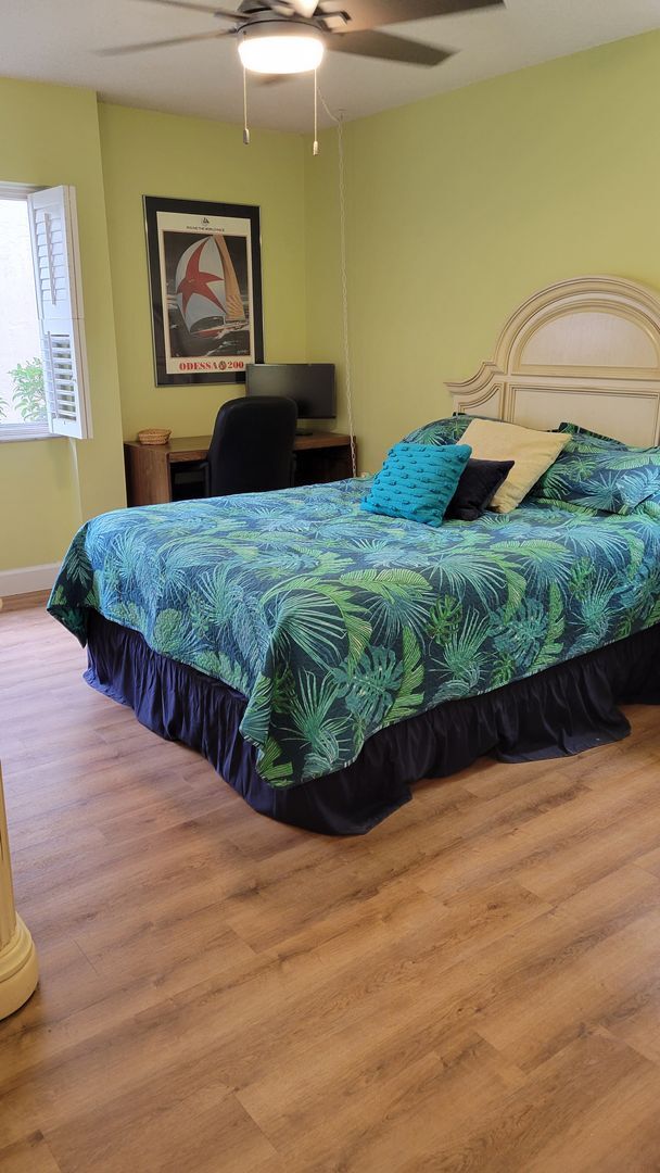 Building Photo - Annual or short term turnkey furnished ground floor condo near Siesta Key