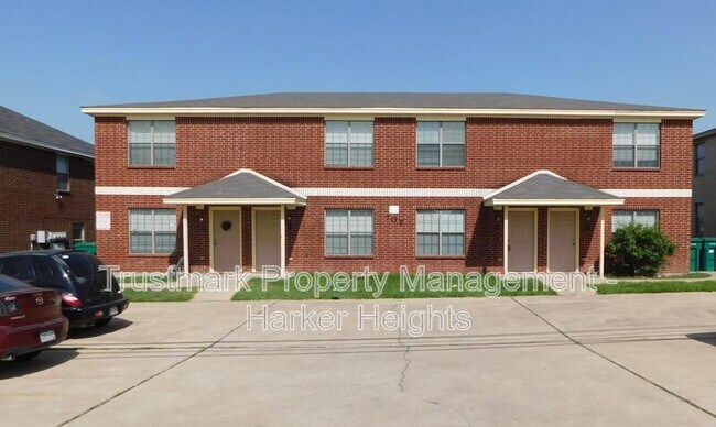 Primary Photo - 707 S Amy Ln