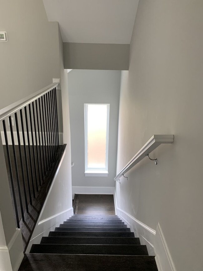 Building Photo - BEAUTIFUL TOWNHOMES IN MIDTOWN