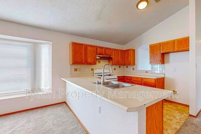 Building Photo - 4701 Plume Rd NW