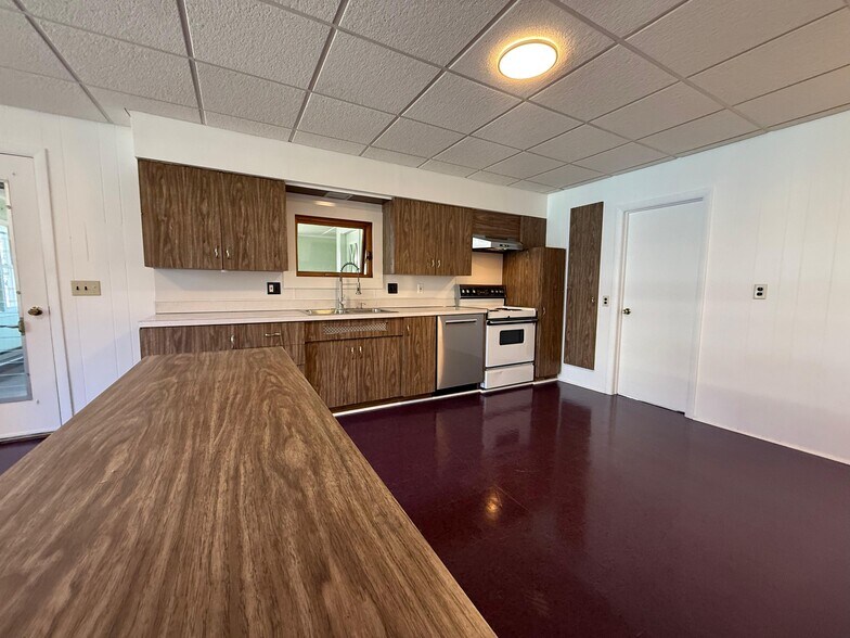 Building Photo - 152 Furnace St