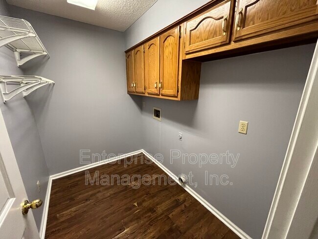 Building Photo - 384 Walnut Trace Dr