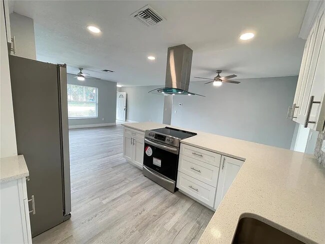 Building Photo - 1806 Ironwood Ct W