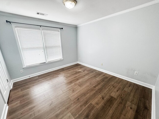 Building Photo - 464 Thornbuck Cove