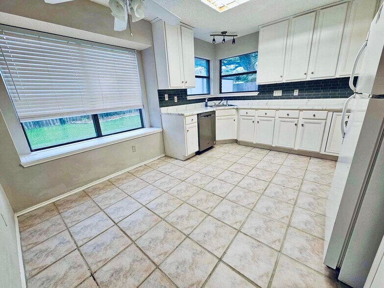 Building Photo - 7538 Tantara Ct