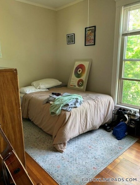 Building Photo - 96 Winthrop Rd