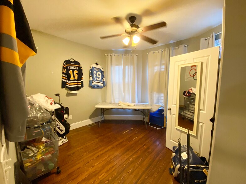 Building Photo - 178 Hillside St