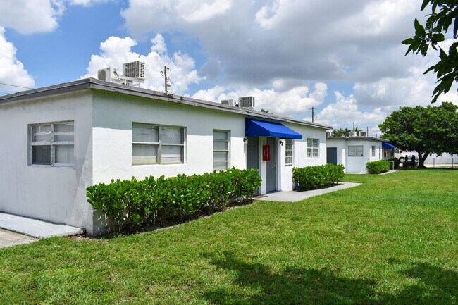 Building Photo - AVAILABLE NOW: For Rent - 1/1 Apartment fo...