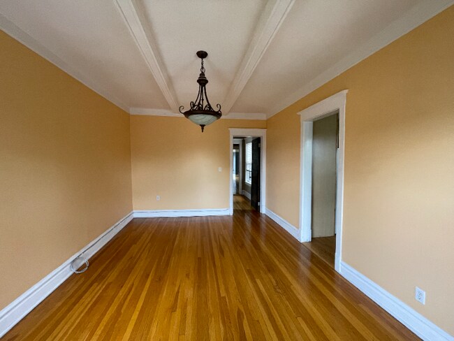 Building Photo - 326 S Ridgeland Ave