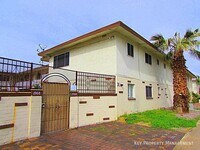 Building Photo - 1904 Rexford Dr