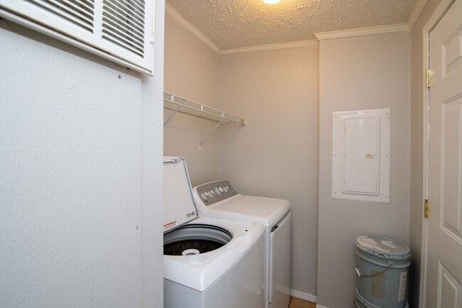 Building Photo - Nice 3BD/2BA Modular home near Lowes in Sylva available 5/1/26 for year long lease