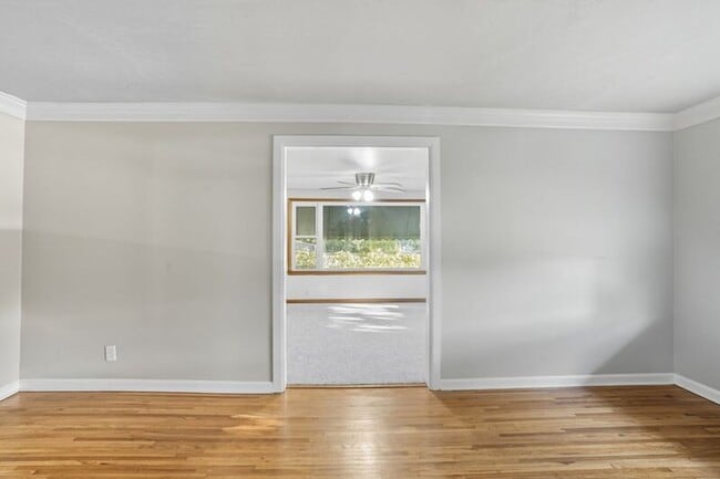 Building Photo - 1644 S Knoxville Ave